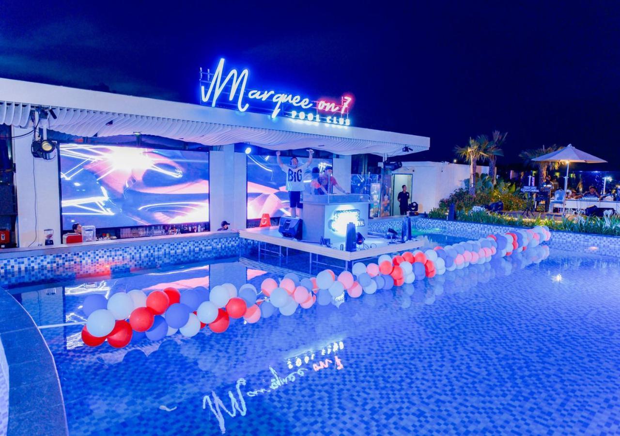 Pentacity Hotel Balikpapan Esterno foto