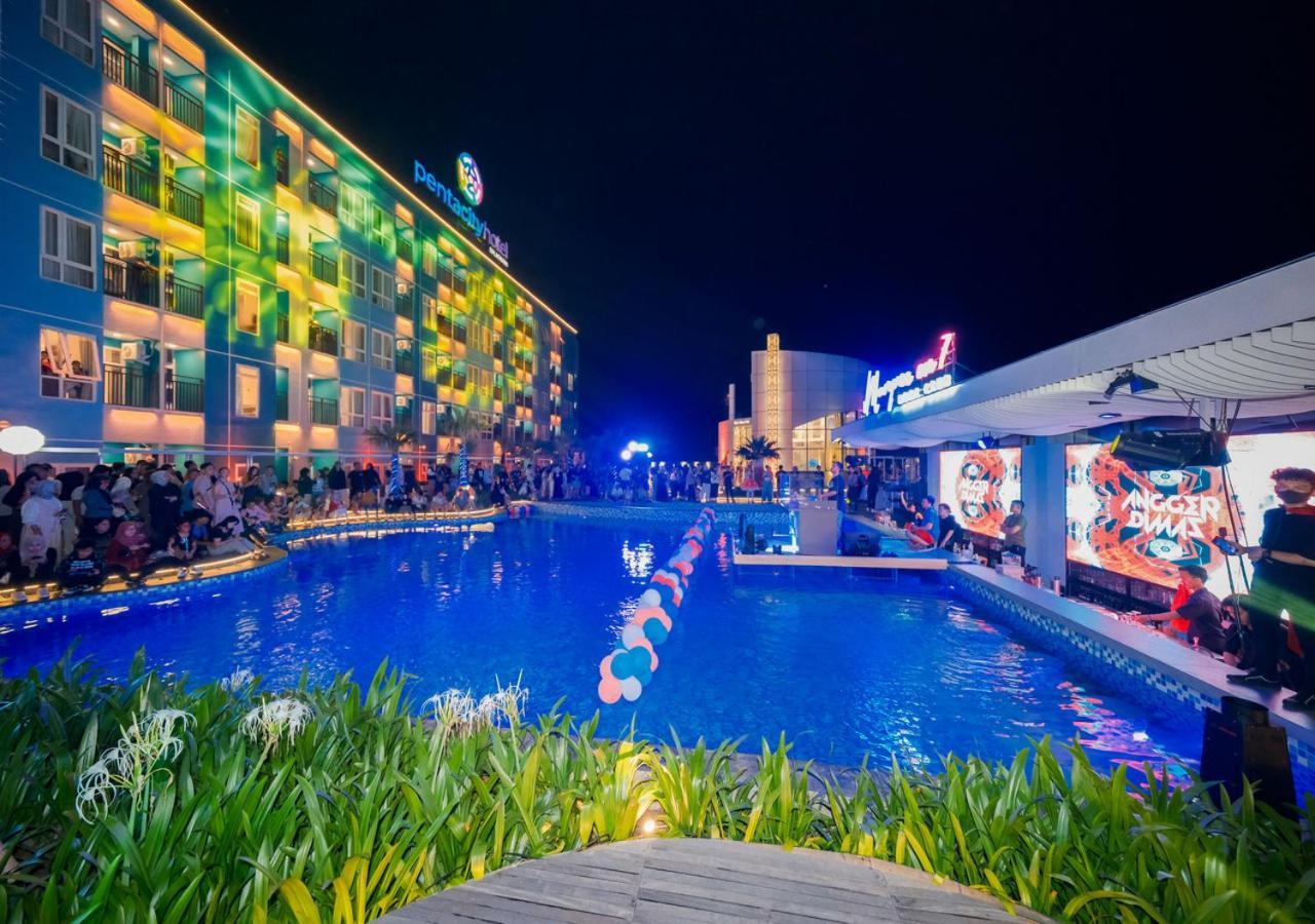 Pentacity Hotel Balikpapan Esterno foto