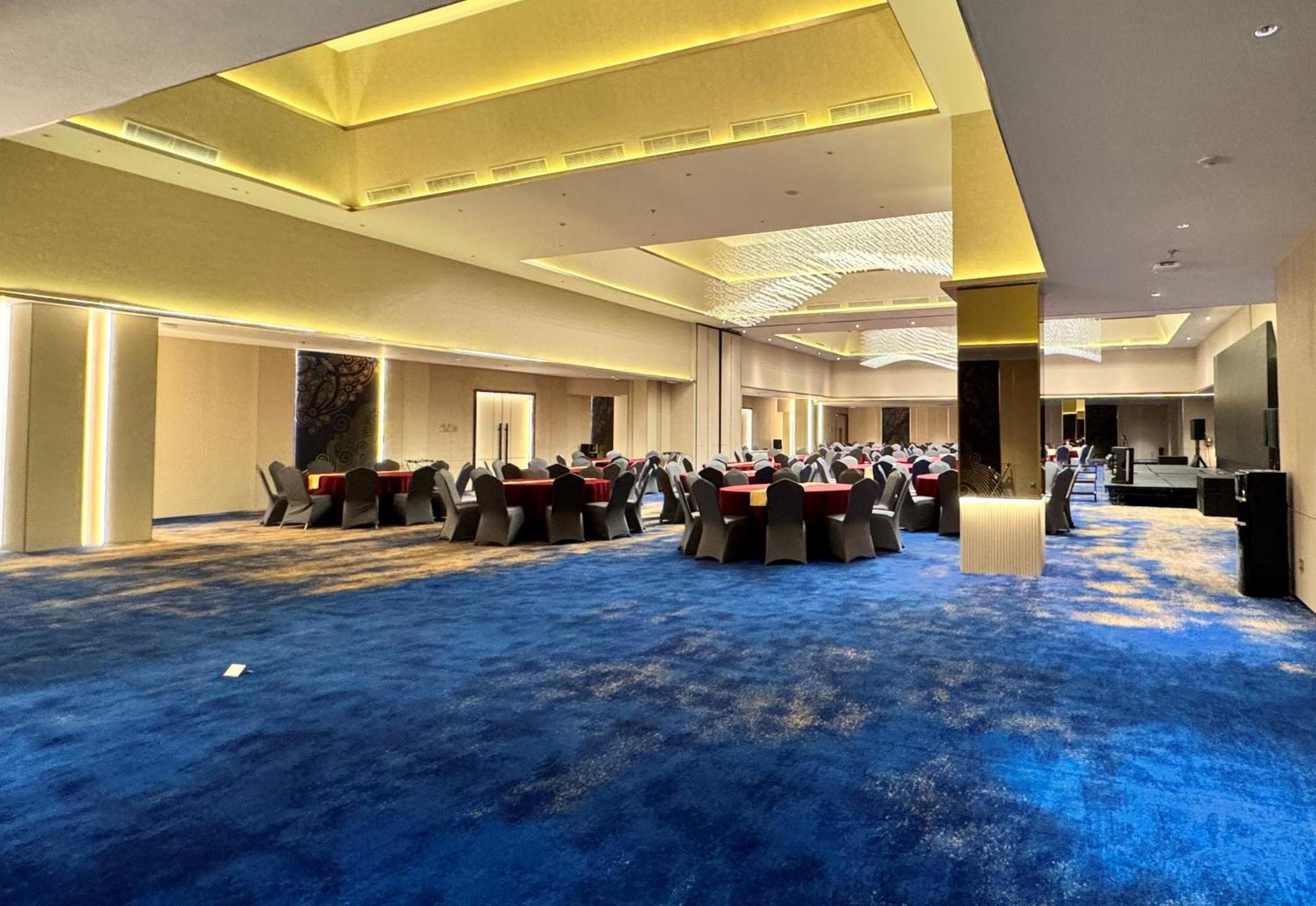 Pentacity Hotel Balikpapan Esterno foto
